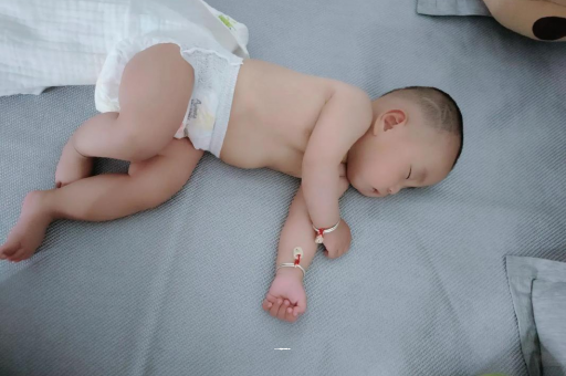博罗几个月宝宝会抬头